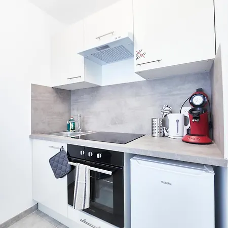 Rbb 0g 1 A 2 Pers Equipe 公寓 牟罗兹